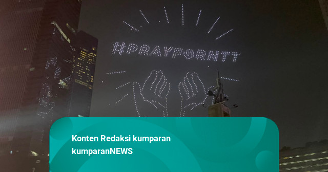 Pesan 'Pray for NTT' Muncul di Atraksi Drone HUT RI di Bundaran HI