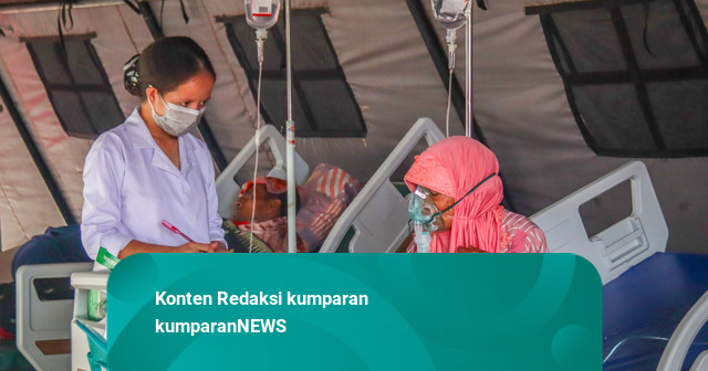 Foto: Antisipasi Gempa Susulan, Pasien Dirawat di Tenda Darurat