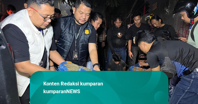 Polisi Pepet Mobil hingga Lepas Tembakan saat Kejar Kurir 93 Kg Ganja di Medan