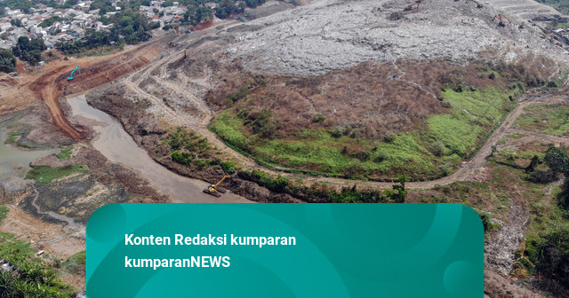 Foto: Normalisasi Kali Pesanggrahan untuk Atasi Banjir dan Longsoran Sampah