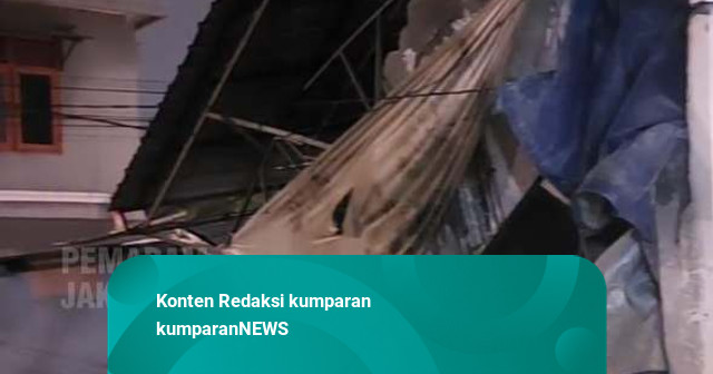 Rumah Roboh di Kebayoran Lama Jaksel, Ibu dan Anak Sempat Tertimbun