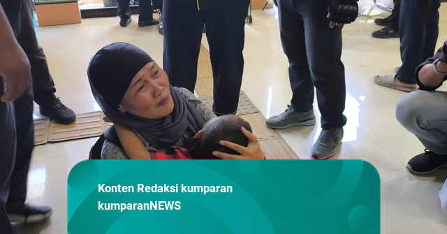 Tangis Istri di Gowa Mohon Keadilan Usai Suami Didakwa Mencuri Tanah Timbunan