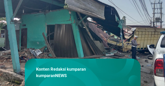 Truk Tabrak Pikap lalu Seruduk Rumah Warga di Deli Serdang, Sopir Truk Tewas