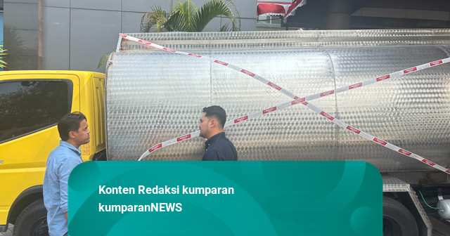 Truk Tangki Melaju Mencurigakan di Semarang, Ternyata Bawa Jutaan Rokok Ilegal