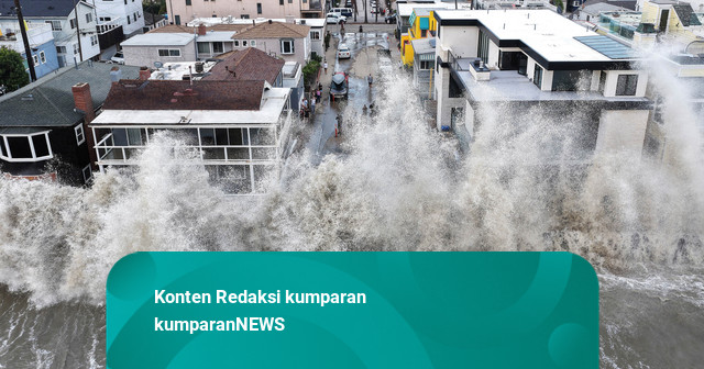 Foto: Dipicu oleh Badai Marie, Ombak Besar Hantam Long Beach di California