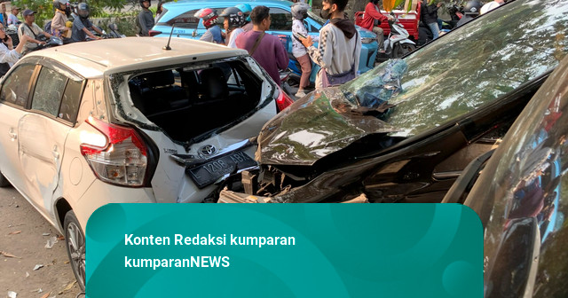 Polisi Tahan Sopir Alphard yang Tabrak Gerobak Bakso-13 Kendaraan di Surabaya