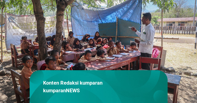 Foto: Kembali Belajar Usai Diguncang Gempa NTT