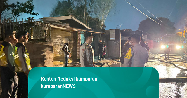 Gudang Barang Bekas & Rumah di Yogya Terbakar, Diduga Berawal dari Bakar Sampah