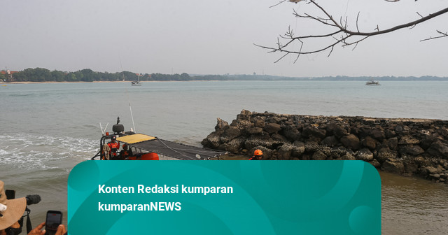 Foto: Tim SAR Lanjutkan Pencarian 5 Jurnalis & 3 Kru di Selat Sunda