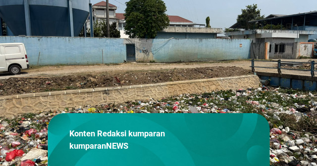 Sempat Terkendala Biaya, PDAM Babelan Angkut Sampah di Kali Pekan Ini