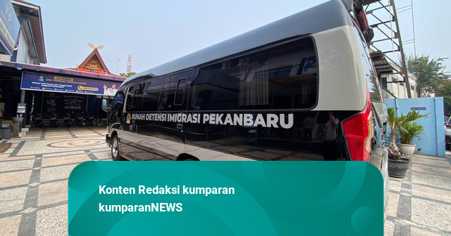 Tak Sekadar Paspor, Begini Petugas Imigrasi Periksa Dokumen WNI dan WNA
