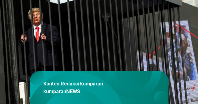Foto: Reklame yang Menyerupai Donald Trump Terpampang di Iran