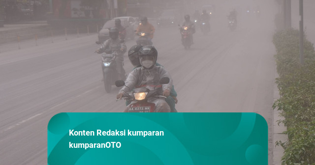 Kiat Persiapan Berkendara Motor di Tengah Lalu Lintas Terpapar Abu Vulkanik