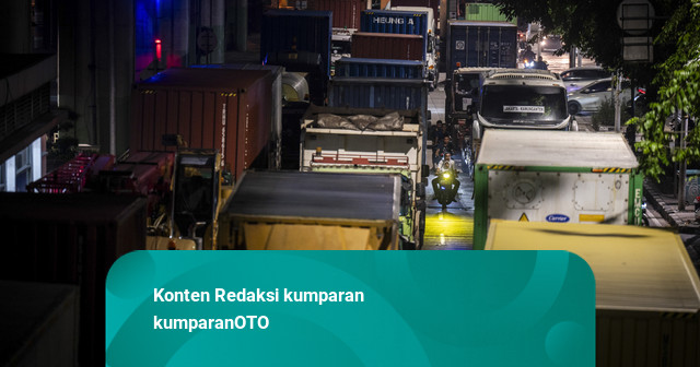 Menuju Zero ODOL, Jalur Truk Masih Beririsan dengan Mobilitas Warga