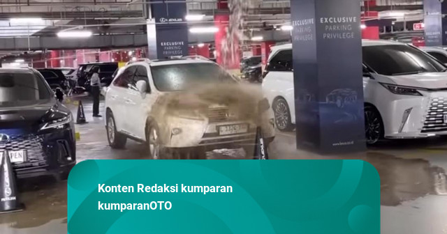 Lexus Siap Bantu Mobil Konsumen yang Terkena Cairan Pipa Bocor di PIK Avenue
