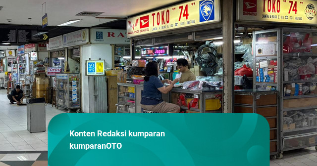 Plaza Atrium Senen, 'Gudang Belakang' Bengkel Mobil di Jakarta