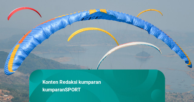 Foto: 88 Peserta Paralayang dari 13 Negara Terbang di Langit Sumedang