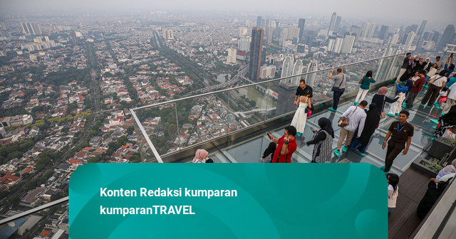 Foto: Menikmati Senja Jakarta dari Ketinggian UP at Thamrin Nine
