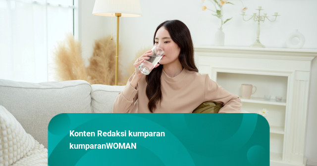 Studi: Perempuan yang Cukup Minum Air Tiap Hari Cenderung Punya Mood Lebih Baik