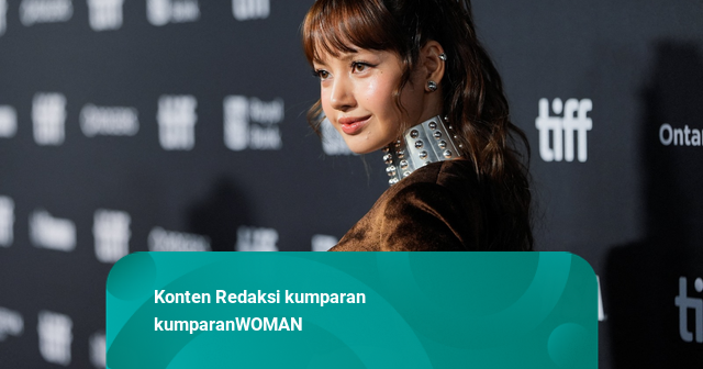 Gaya Edgy Lisa Blackpink Pakai Louis Vuitton di Premiere Film ‘Always Lalisa’