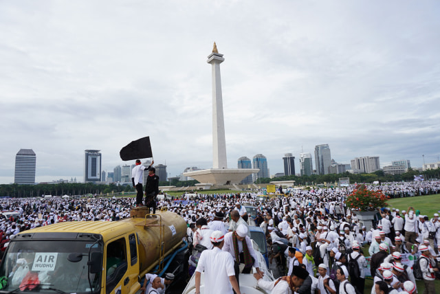 Aksi 212 di Silang Monas diikuti jutaan orang. (Foto: Aditia Noviansyah/kumparan)