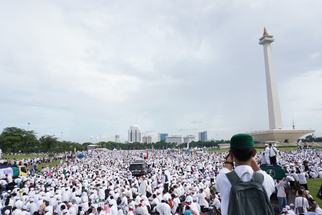 Aksi 212 di Silang Monas, menuntut Ahok dihukum. (Foto: Aditia Noviansyah/kumparan)