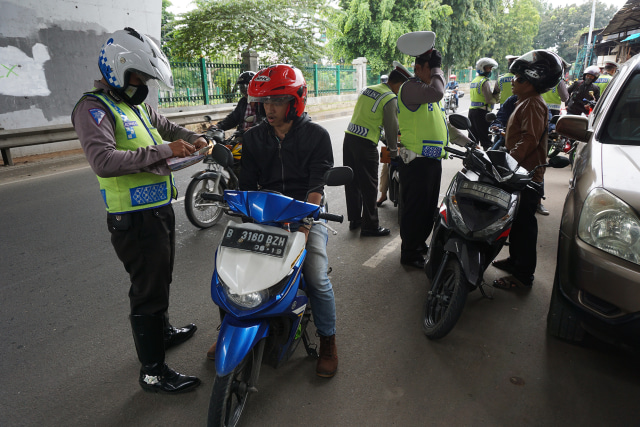 Razia kendaraan bermotor di Jakarta (Foto: Aditia Noviansyah/kumparan)