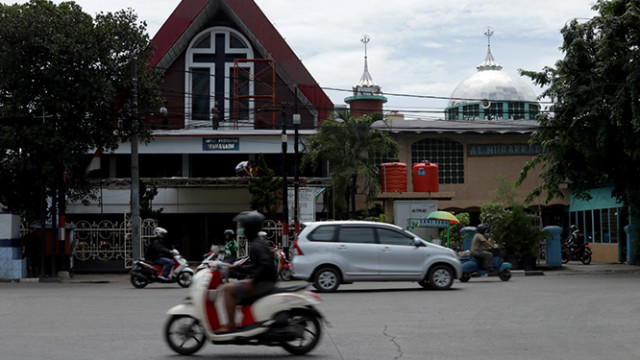 masjid dan gereja yang hidup bersebelahan. Foto: Fanny Kusumawardhani