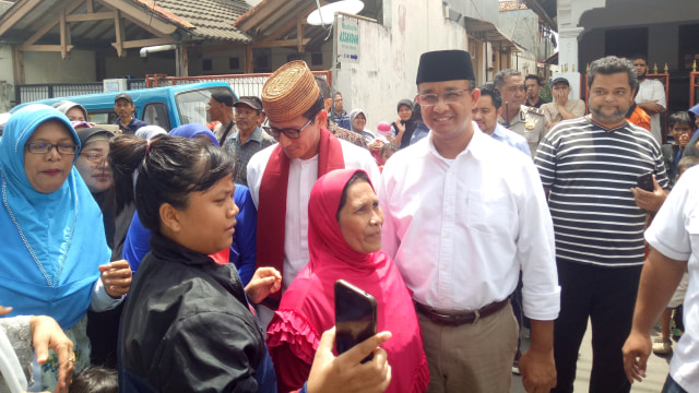 Kunjungan Anies-Sandi dalam Perayaan Maulid Nabi di Yayasan An-Nuriyah. (Foto: Fahrian Saleh)