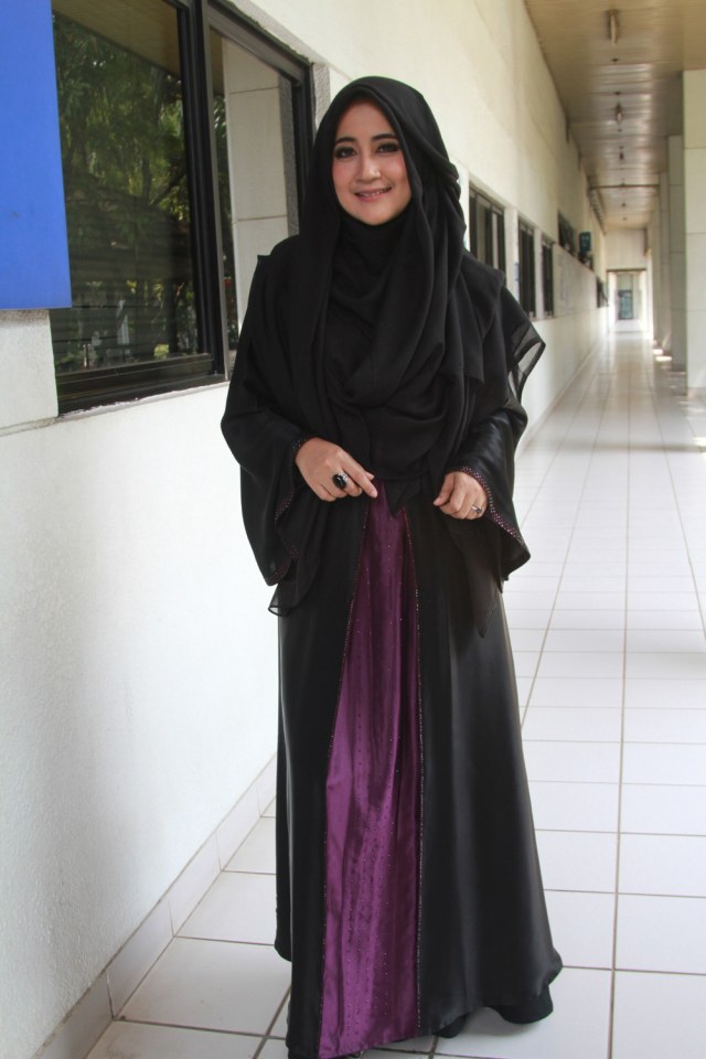 Ustazah sekaligus istri almarhum Ustaz Jefri Al Buchori alias Uje, Pipik Dian Irawati atau yang kerap disapa Umi Pipik. Foto: Munady/ kontributor