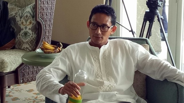 Sandiaga Uno saat istirahat makan siang di acara diskusi media (Foto: Mustaqim Amna/kumparan)