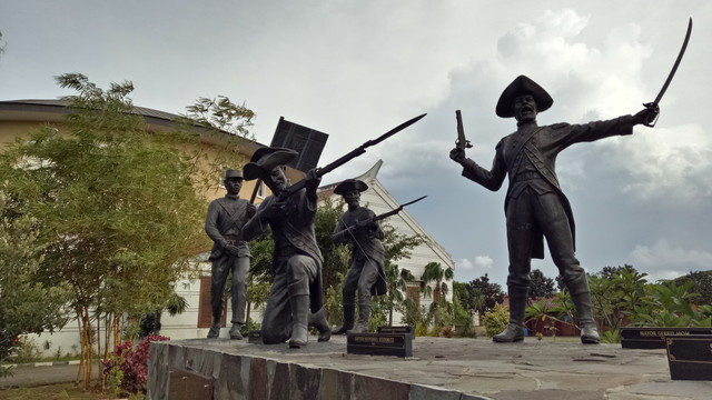 Ilustrasi hubungan dagang rakyat Nusantara dengan bangsa asing sebelum VOC. Foto: Aprilandika Pratama/kumparan