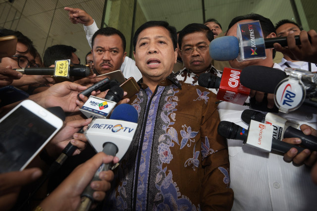 Setya Novanto meninggalkan gedung KPK usai diperiksa sebagai saksi kasus e-KTP (Foto: Sigid Kurniawan/antara)