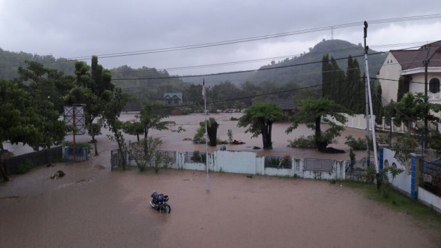 Banjir bandang di Bima, NTB. (Foto: Dokumen BNPB dan BPBD Bima)