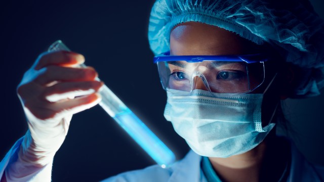 Meneliti Virus Ebola (Foto:  DragonImages/gettyimages)