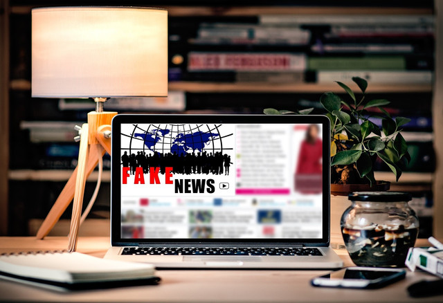 Ilustrasi berita palsu di Internet. (Foto: Pixel2013 via Pixabay)