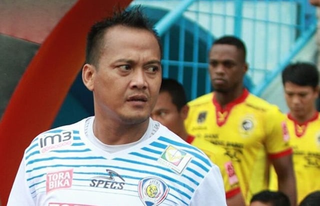 Achmad Kurniawan, penjaga gawang Arema FC. (Foto: Instagram @aremafcofficial)