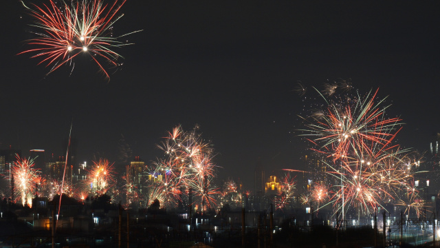 Pesta kembang api di sudut Jakarta Foto: Aditia Noviansyah/kumparan