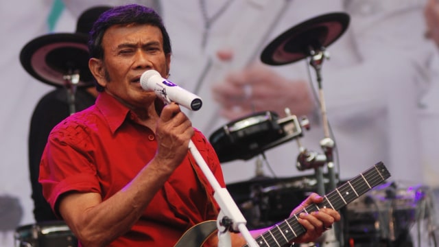 Rhoma Irama dalam konser Soneta (Foto: Indrianto Eko Suwarso/Antara Foto)
