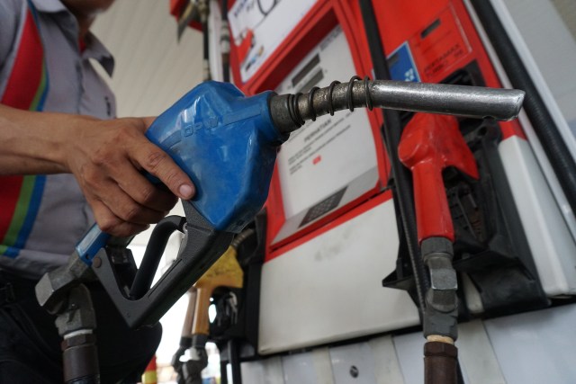 Selang untuk pengisian BBM. Foto: Aditia Noviansyah/kumparan