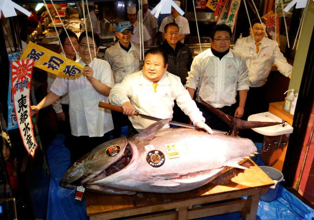 Bos Kiyomura Corp dan tuna di Jepang (Foto: Reuters/Issei Kato)