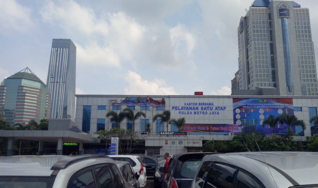 Kantor Samsat Polda Metro Jaya (Foto: Ainul Qalbi/kumparan)