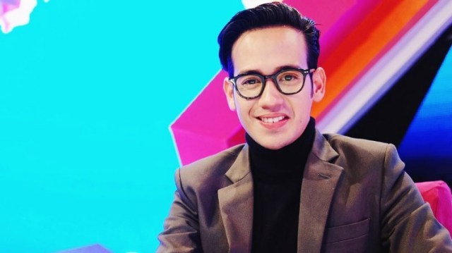 Tarra Budiman berpose. (Foto: doc. instagram: @tarrabudiman)