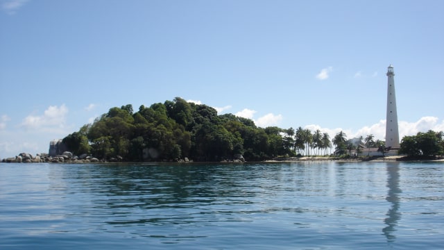 Pulau Lengkuas di Kepulauan Bangka Belitung. (Foto: Wikimedia commons/26Isabella)
