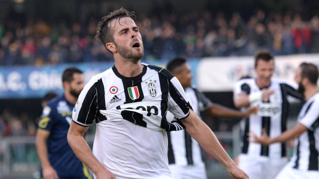 Pjanic saja tidak cukup bagi Juventus. (Foto: Dino Panato/Getty Images)