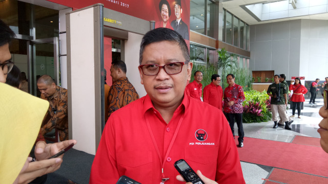 Hasto Kristiyanto dalam HUT PDI-P (Foto: Viry Alifiyadi/kumparan)