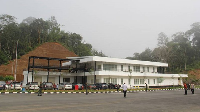 Gedung perbatasan Indonesia-Malaysia di Entikong (Foto: Dokumen Humas KemenPU)