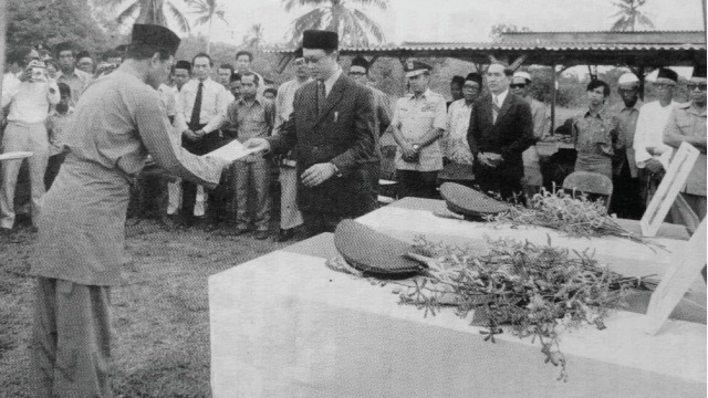 Pemakaman Halim Perdanakusuma.  (Foto: Dok. Pusat Sejarah TNI)