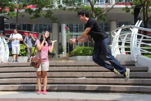 Melayang Ria dengan Levitasi (1)