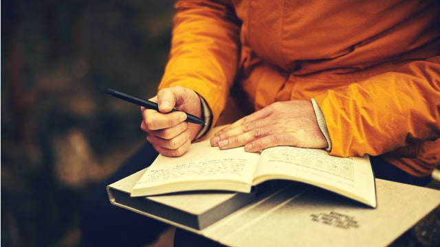 Menulis (Foto: Pexels)